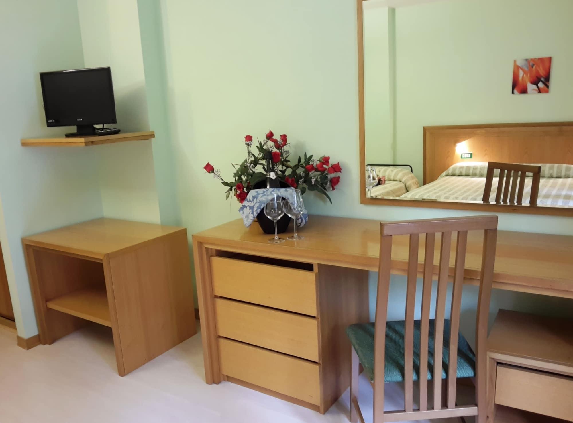 Hotel Orso Bianco بيسكاسيرولي المظهر الخارجي الصورة