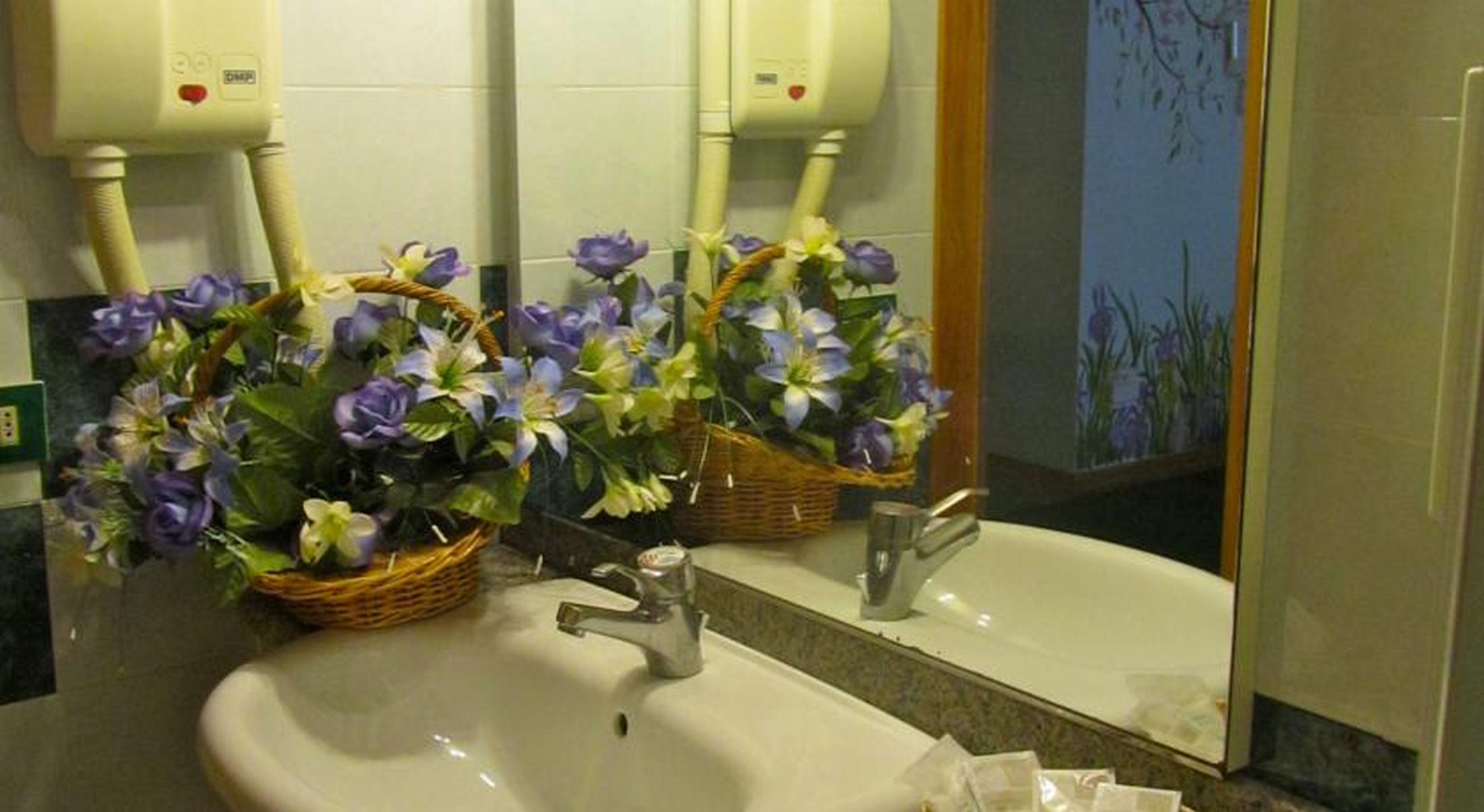 Hotel Orso Bianco بيسكاسيرولي المظهر الخارجي الصورة